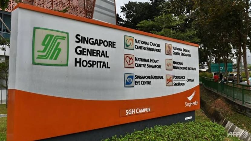 Jururawat yang hilang pekerjaan selepas alami reaksi teruk terhadap vaksin COVID-19 boleh mohon bekerja semula setelah 'sembuh': SGH