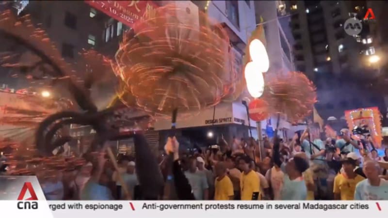 Hong Kong's Tai Hang neighbourhood marks Mid-Autumn Festival with fire dragon dance