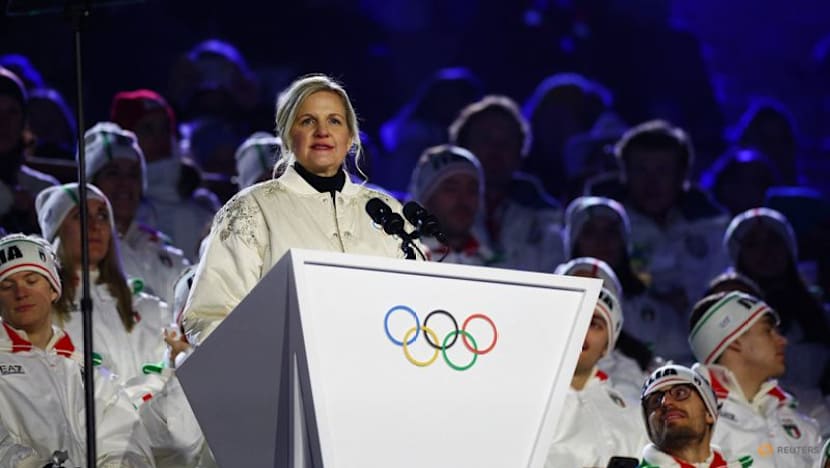 Fencing-Athletes and coaches lobby IOC with concerns over fencing federation