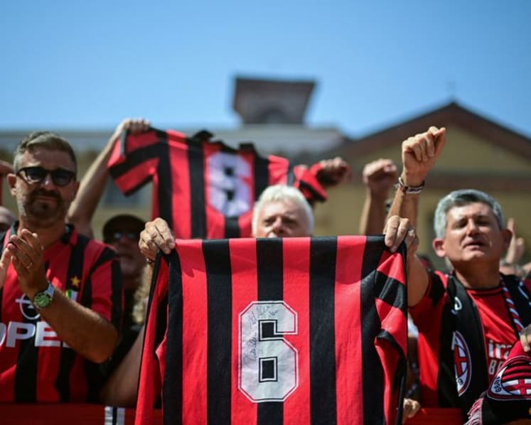 'Ciao capitano': fans and former team mates say farewell to Franco Baresi