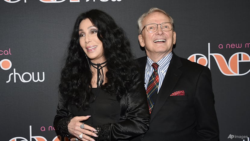 Bob Mackie, designer to the stars who dressed Cher and Marilyn Monroe and defined '70s glamour, dies at 87