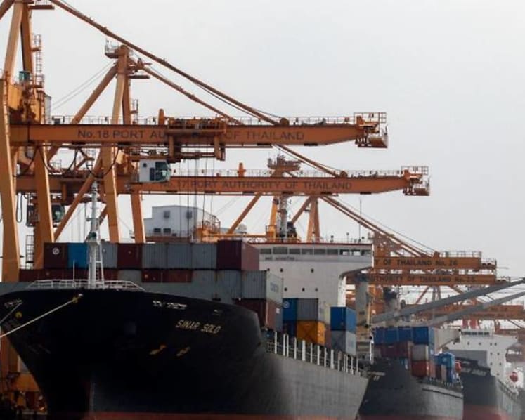 Commentary: Ships are sailing into climate catastrophe. Here’s how they can change course