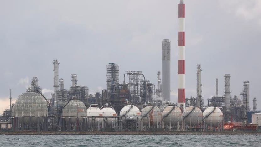 Shell pertimbang bina loji bahan bakar bio di Pulau Bukom Shell pertimbang bina loji bahan bakar bio di Pulau Bukom