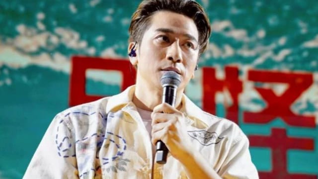 演唱会上走音、唱不上去，吴卓羲尴尬向台下观众道歉！