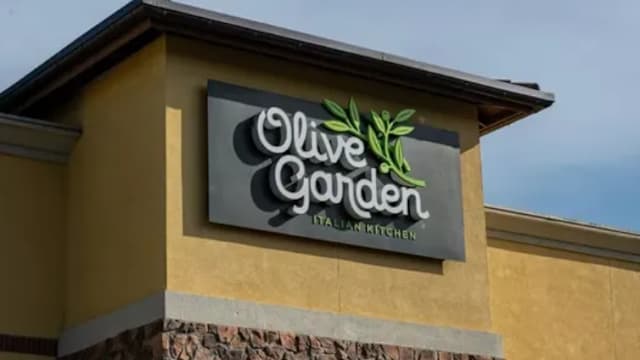 美国餐厅恐怖悲剧 厨师脱光衣服一头栽入油炸锅后身亡