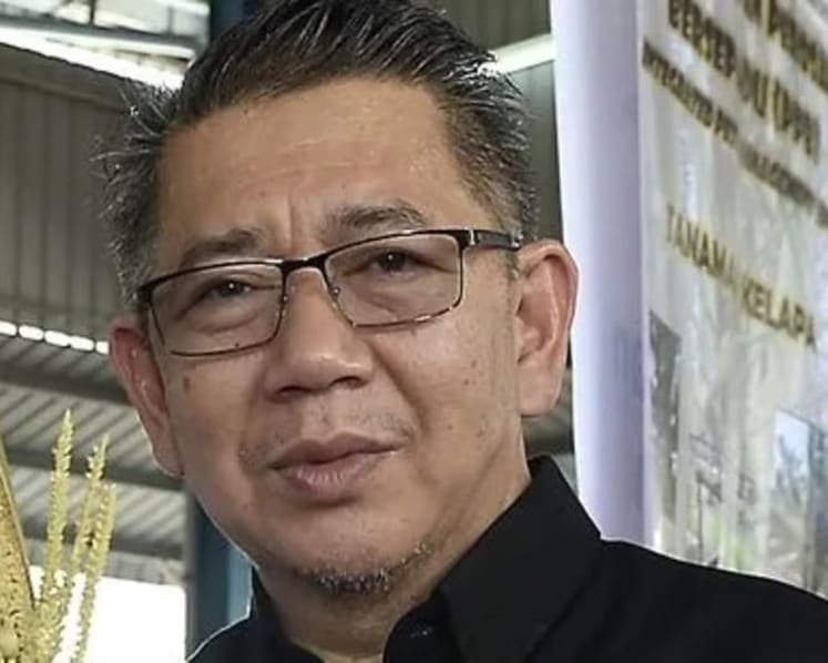 Malaysia domestic trade minister Salahuddin Ayub, 61, dies after surgery