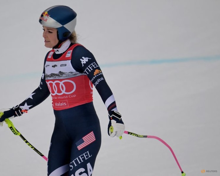 Downhill crash adds to Vonn's long history of hurt