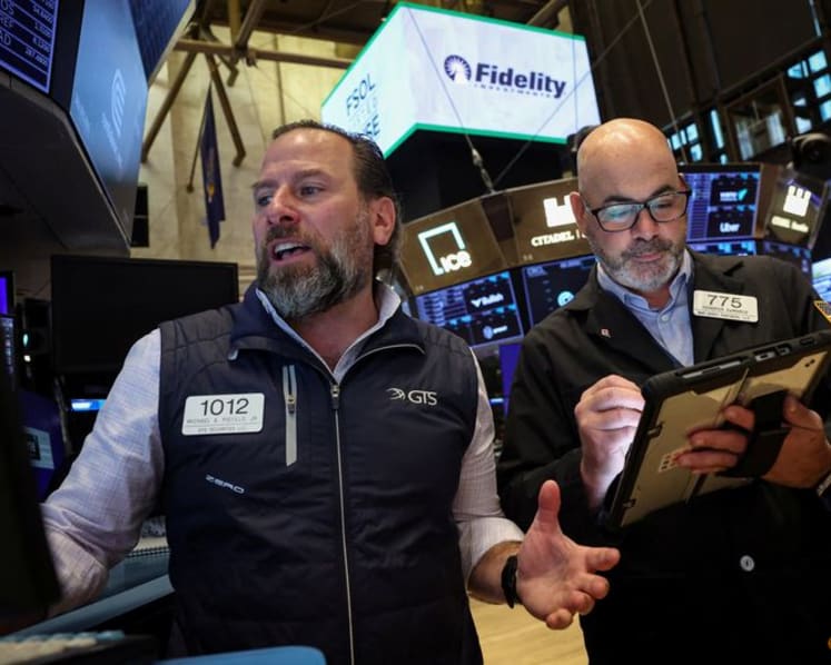 Stocks jump, US yields fall as Fed rate cut bets increase
