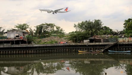 Philippine Airlines signs for 15 Boeing 787s, with rights for five more