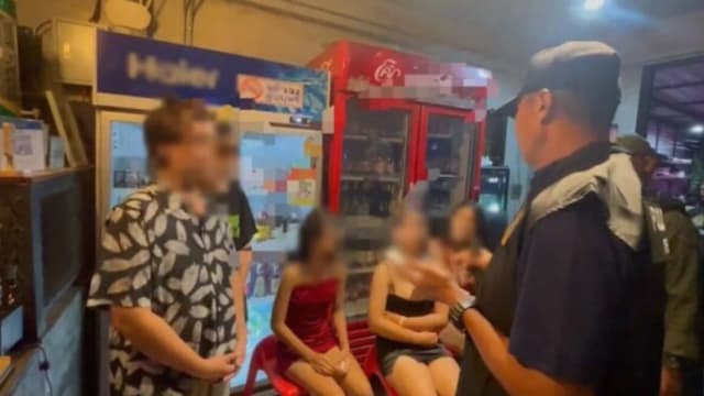 泰警突袭酒吧餐厅  未成年少女提供不正当服务