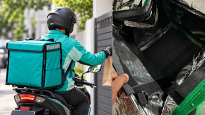 S'pore Delivery Rider Says Bicycle Gear Stolen Thrice: "The Next Few Days I'll Have No Earnings"