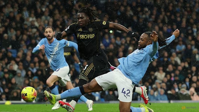 Slick Semenyo helps title-chasing Man City to 3-0 win over Fulham