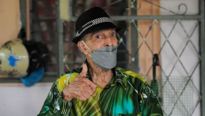 "Bapa saya sekarang sangat berumur dan uzur" kata anak Mat Sentol