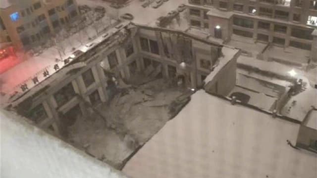 中国黑龙江一体育馆坍塌 三人遇难