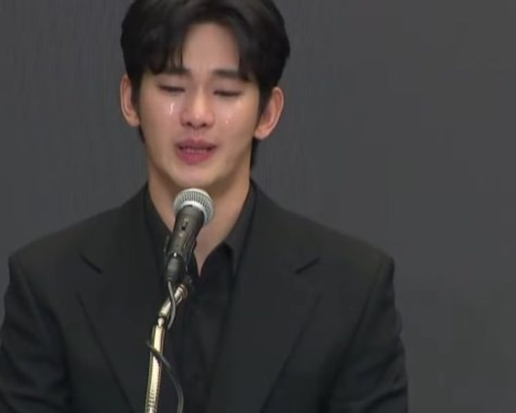 Kim Soo-hyun mulai 'comeback', agensi ancam laporkan penyebar hoaks soal hubungan dengan Kim Sae-ron