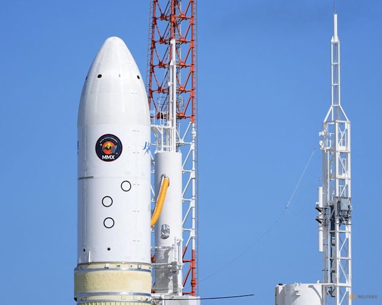 Japan launches mission to return samples from Mars moon