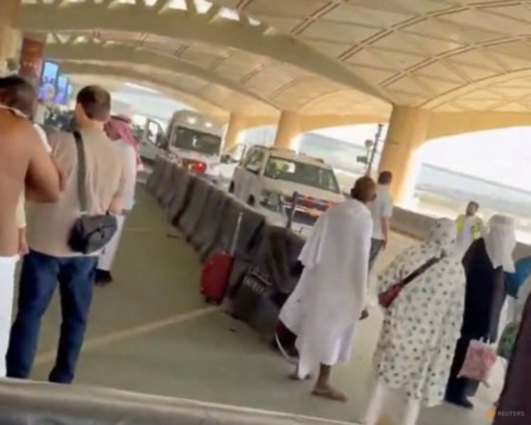 One dead in new attack on Saudi airport, a day after Houthi strike kills 13