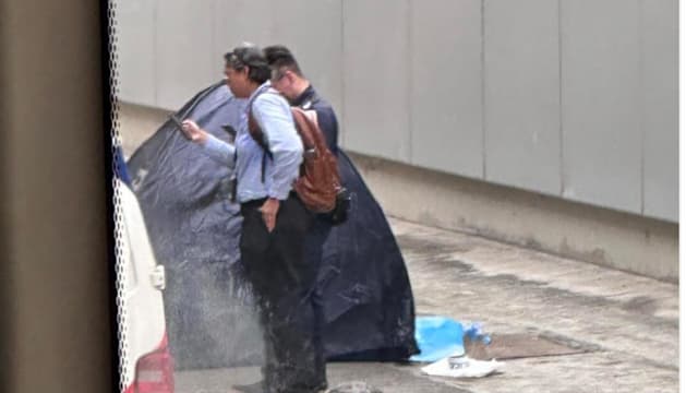 60岁男子倒卧兀兰巴士转换站