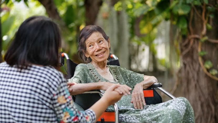 Benarkah sikap berbakti kepada ibu bapa semakin berubah? Ini pandangan generasi muda Singapura 