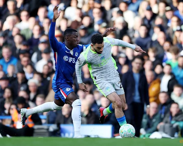 Manchester City blow Chelsea away 3-0 to move closer to Arsenal
