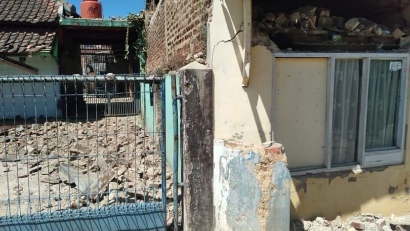 Gempa Bandung: Kereta Cepat Whoosh tertunda, rumah serta fasilitas umum rusak Gempa Bandung: Kereta Cepat Whoosh tertunda, rumah serta fasilitas umum rusak