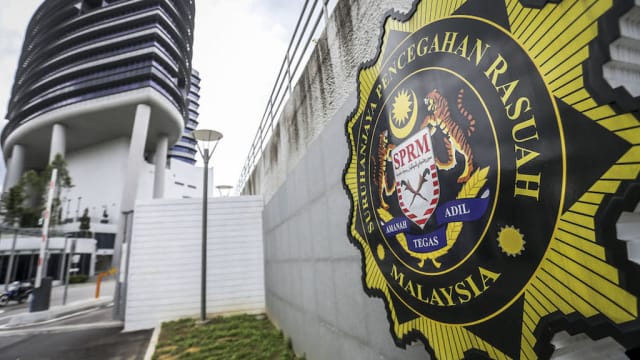 马国反贪会搜查前陆军总长二房家 查获近70万元奢侈品