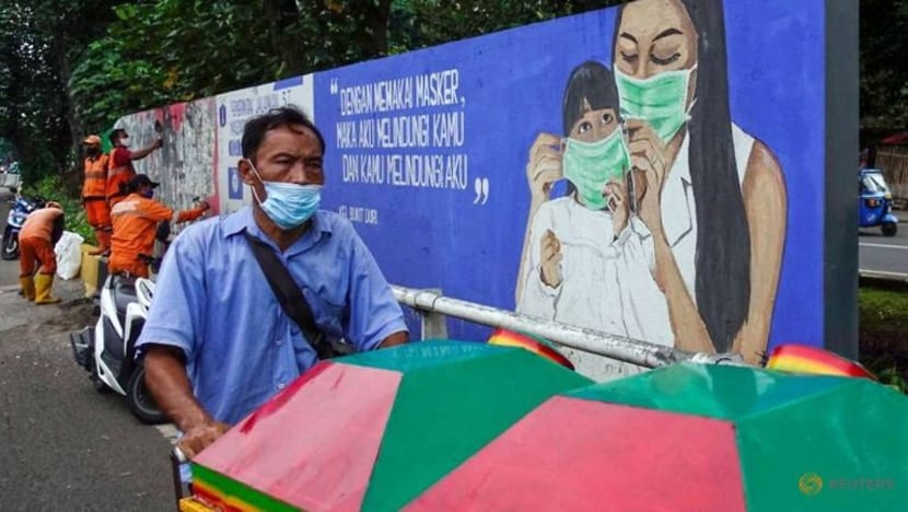 Indonesia mula benarkan beberapa aktiviti sosio-ekonomi meski darurat dilanjutkan hingga 2 Ogos Indonesia mula benarkan beberapa aktiviti sosio-ekonomi meski darurat dilanjutkan hingga 2 Ogos