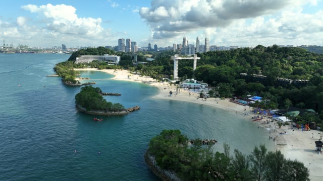 蚬壳毛广岛输油管泄漏 圣淘沙海滩不受影响