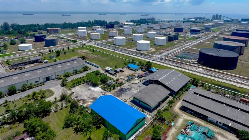 Explosion at Riau refinery operated by Indonesia state oil firm; third major incident in a month Explosion at Riau refinery operated by Indonesia state oil firm; third major incident in a month
