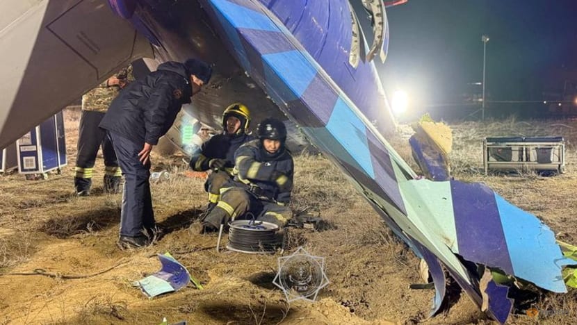 Passenger from Azerbaijan crash says he heard loud bang before plane went down Passenger from Azerbaijan crash says he heard loud bang before plane went down