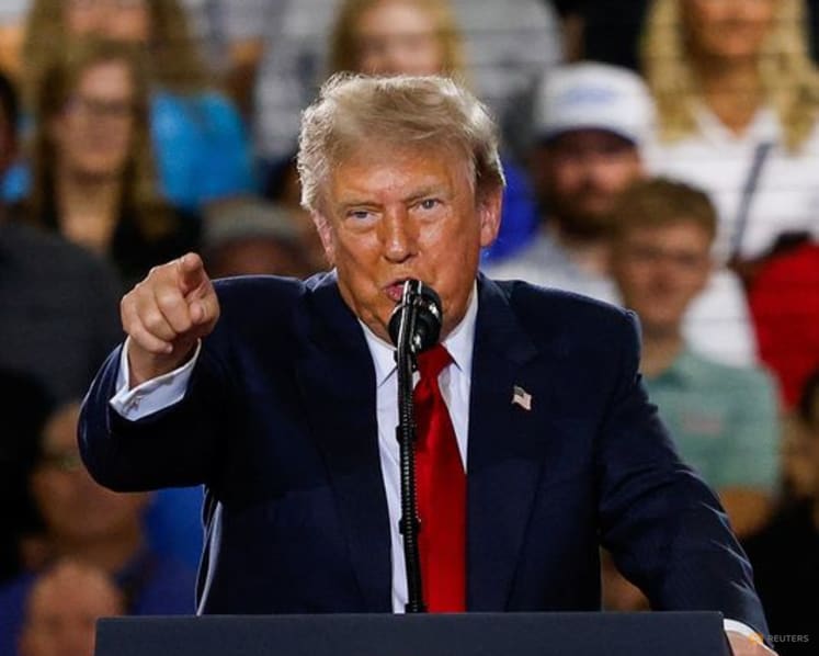 Commentary: Why a booming economy is not helping Trump