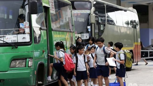 被误以为打翻饮料弄脏校车 12岁童遭司机强扯致肩脱臼