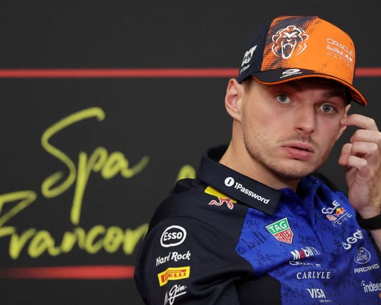 Verstappen reverts to old rear wing after successive crashes