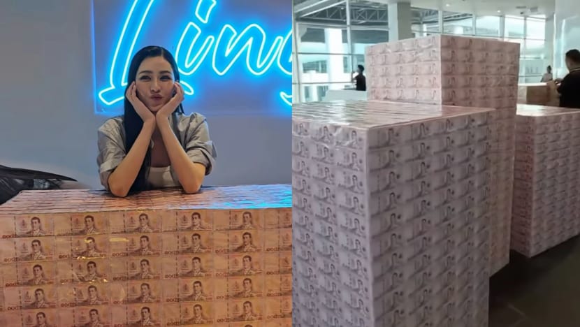 Thai-Chinese Star Lingling Kwong Receives At Least S$367K In Cash From Fans At Recent Fan Meet Thai-Chinese Star Lingling Kwong Receives At Least S$367K In Cash From Fans At Recent Fan Meet