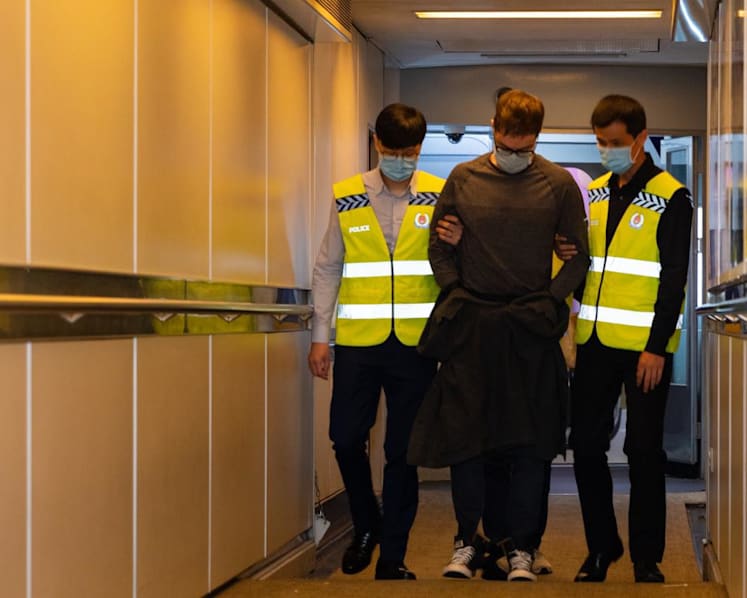 StanChart robbery: Suspect David Roach extradited to Singapore from UK