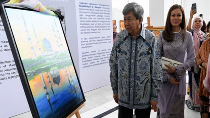 Sultan Selangor lancar pameran lukisan masjid di M'sia Sultan Selangor lancar pameran lukisan masjid di M'sia