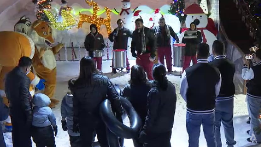 First maskless Christmas since COVID-19: Crowds swell at attractions as tourists return to Singapore First maskless Christmas since COVID-19: Crowds swell at attractions as tourists return to Singapore