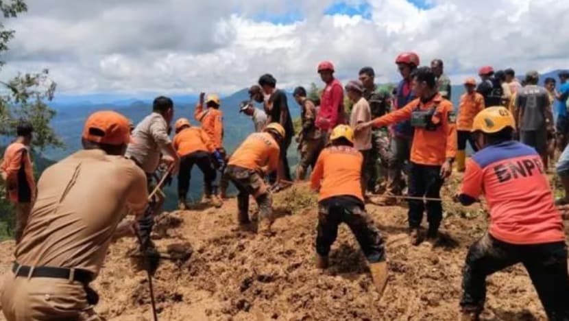 4 maut, 6 cedera dalam kejadian tanah runtuh di Sulawesi Selatan 4 maut, 6 cedera dalam kejadian tanah runtuh di Sulawesi Selatan