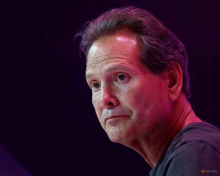 Verizon names former PayPal boss Dan Schulman as CEO