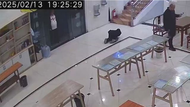 中国湖南训练营被指暴打八岁男童 母亲：花逾万新元受罪