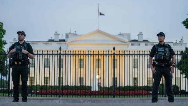 《路透社》：美国正在制定计划 设法减轻对俄国的制裁 