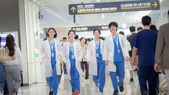 4月韩剧：一边拼命救人，一边全员恶人！