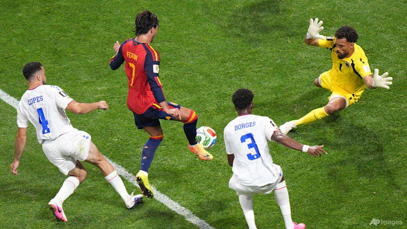 Veteran Vozinha the Cape Verde hero as keeper shuts out Spain