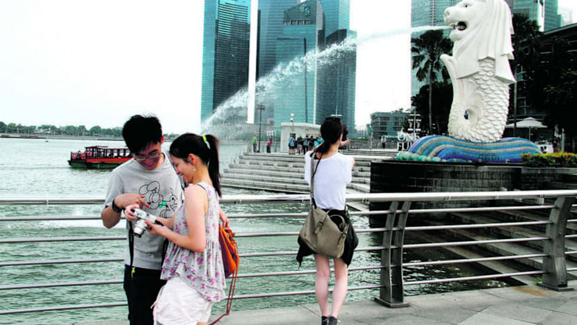 For first time in 6 years, number of visitors drops