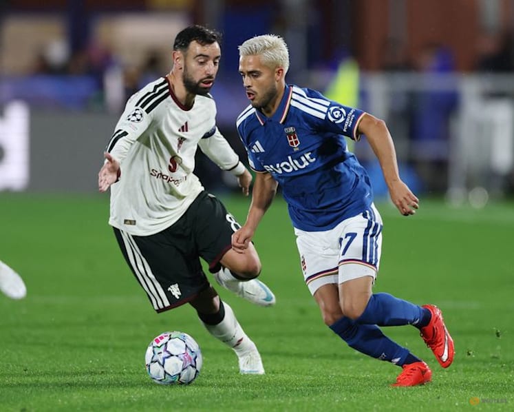 Fernandes questions United's tactics after Como hammering