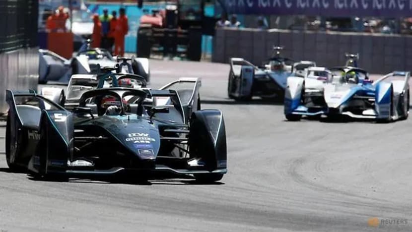Kejuaraan Formula E: Pasukan Mercedes muncul juara dalam perlumbaan terakhir Kejuaraan Formula E: Pasukan Mercedes muncul juara dalam perlumbaan terakhir