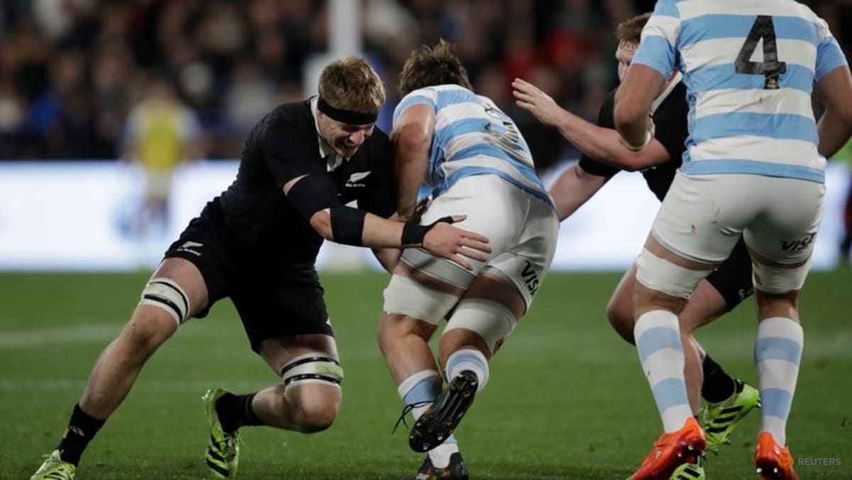 Highlanders lose All Blacks lock Holland for Super Rugby season