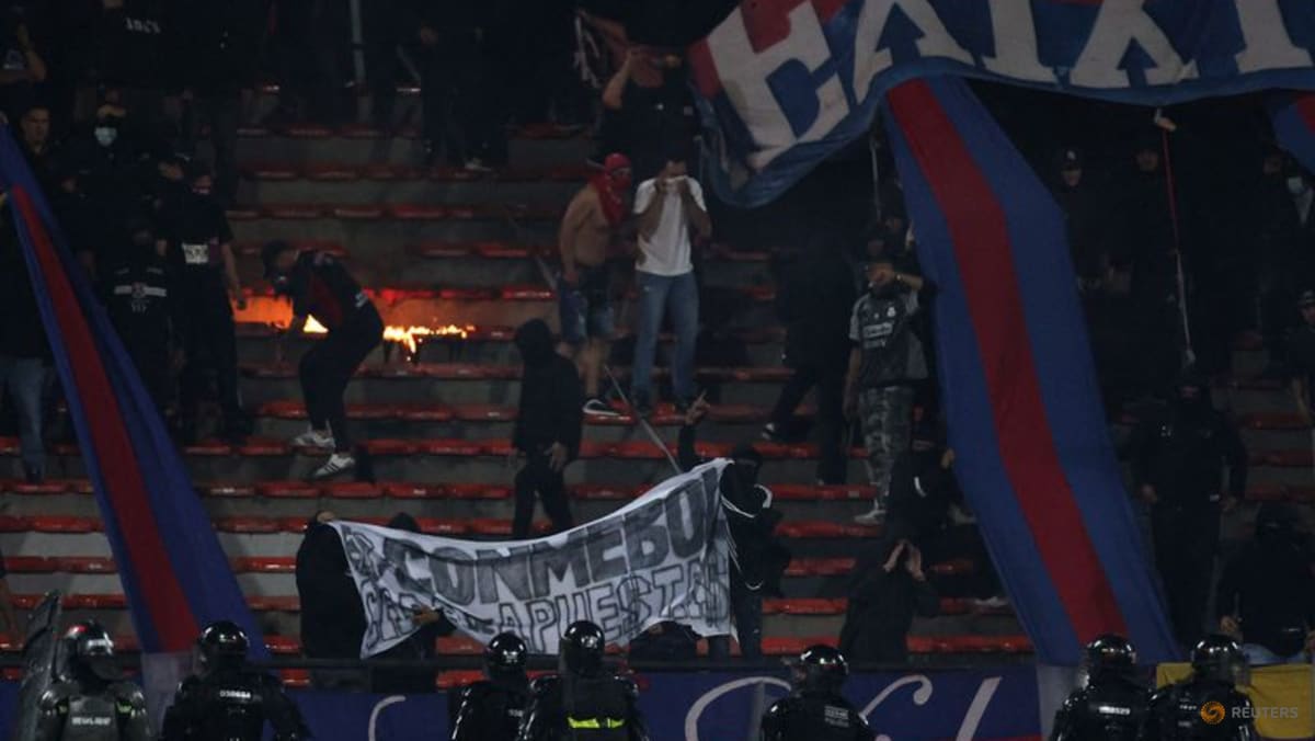 Copa Libertadores game in Colombia abandoned due to crowd trouble