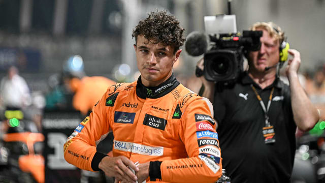 F1新加坡排位赛 迈凯伦车手诺里斯抢下杆位
