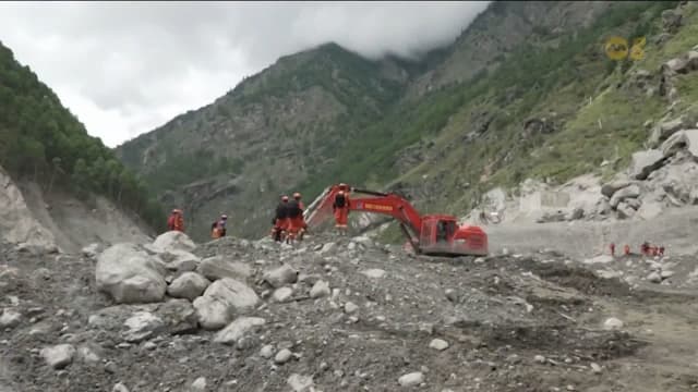 中尼边境洪灾致逾1385人亡 尼泊尔举行全国哀悼日